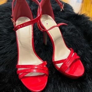 FETISH PIN UP HIGH HEELS